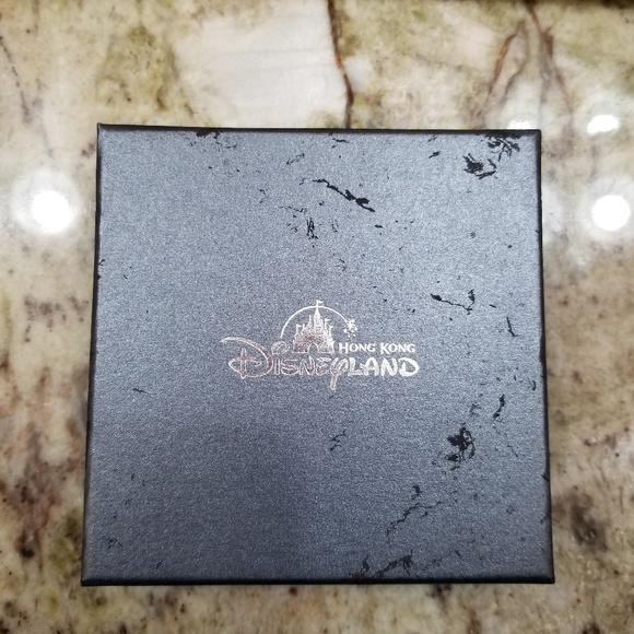 Hong Kong Disneyland Park Castle Bracelet with box - Picture 5 of 7